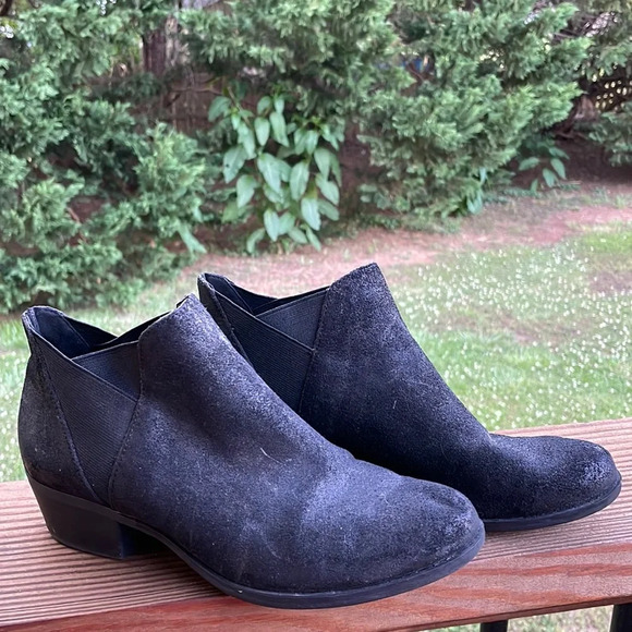 Lucky Brand Black Baqira Suede Ankle Bootie - Picture 1 of 7